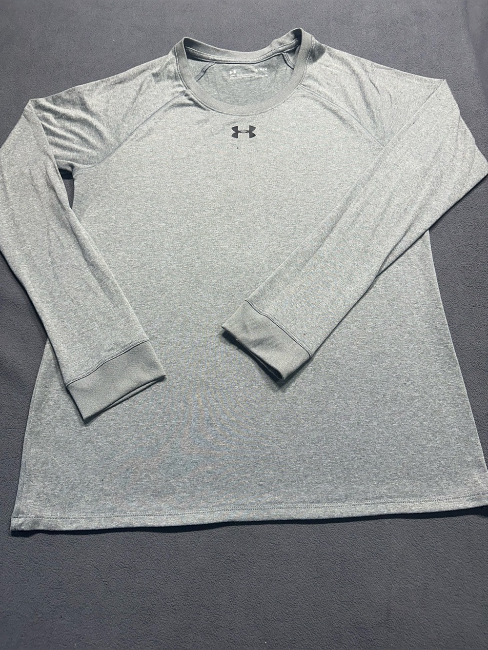 Men’s Under Armour Heather Gray Long Sleeve Crew Performance Shirt